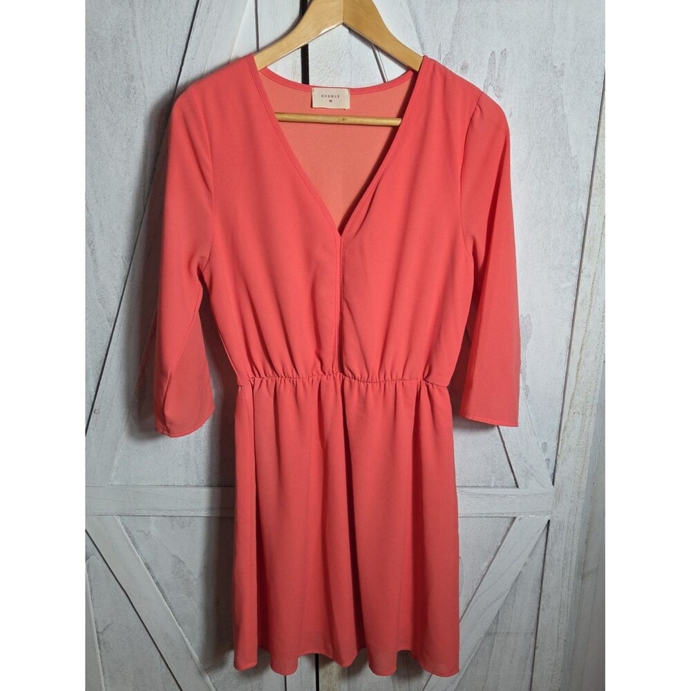 Everly V Neck Dress Size M